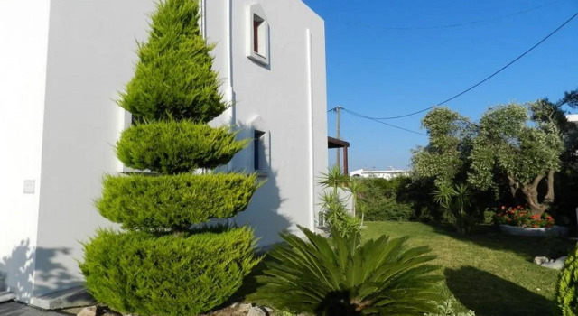 Triantafyllas Apartments