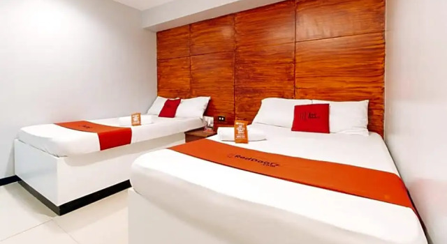 RedDoorz Plus Near McArthur Park Tacloban, Buchen Sie Hotel Tacloban Leyte