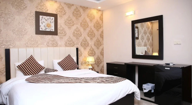 Номер Standard Safari Club 3 Bahria Town