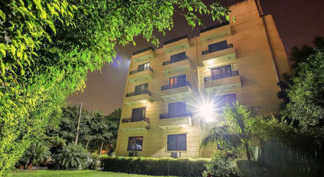 Treebo Trip Casa Cyber DLF phase 3