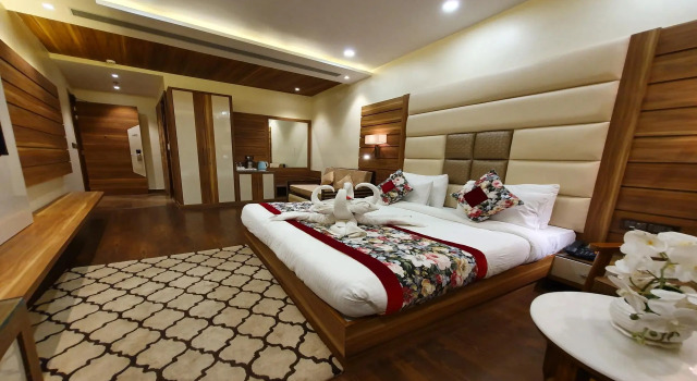 Hotel Makhan Residency, Prenota Hotel Hotel economici a Punjab