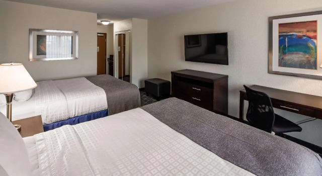 Standard Neljän hengen huone Best Western Plus Portage Hotel and Suites