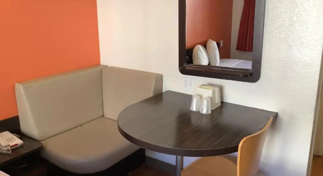 Двухместный номер Economy Motel 6 Carlsbad Downtown