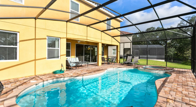 Veranda Home 8br 6 En-suites Lake View Pool SPA