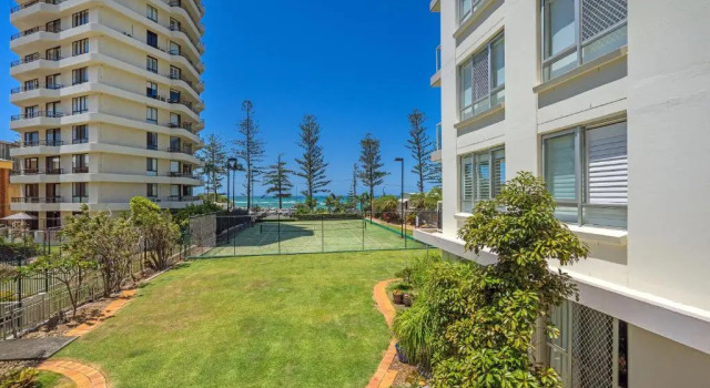 Апартаменты c 1 комнатой с видом на сад Burleigh Beach Tower