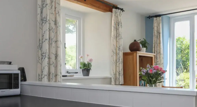Stable End Cottage, Book Feriehus Sommerhuse i Malborough, Hytte