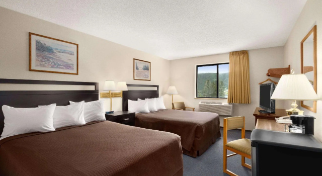 Четырёхместный номер Standard Super 8 by Wyndham Williams Lake BC