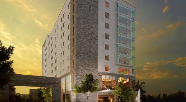 Номер Standard Courtyard by Marriott Queretaro