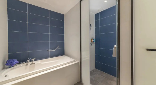 Двухместный люкс с балконом Holiday Inn Express E'Mei Qiliping by IHG