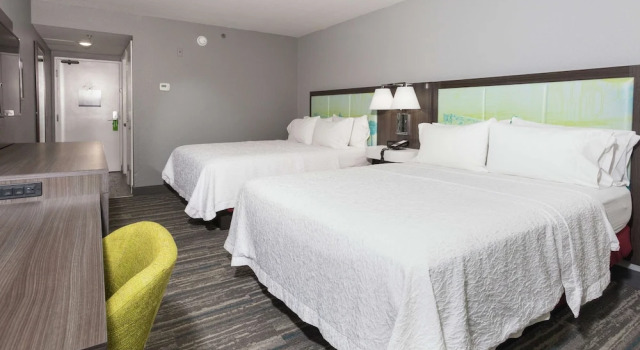 Четырёхместный номер Standard с частичным видом Hampton Inn Saint Augustine Beach