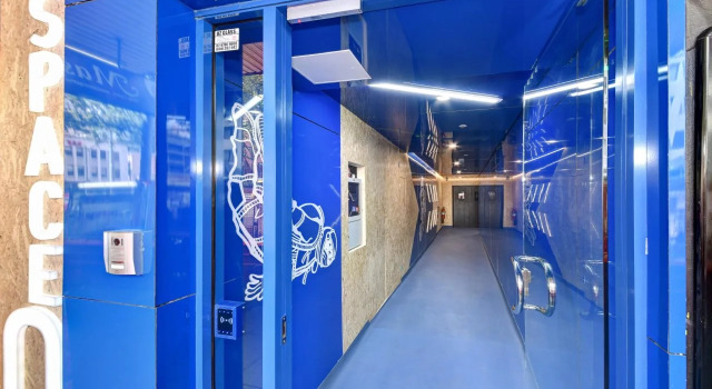 Space Q Capsule Hotel