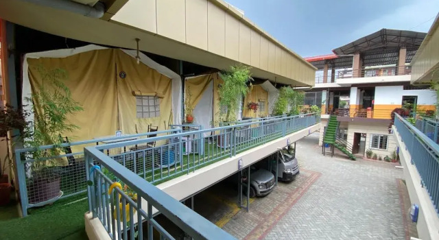 Тент c 1 комнатой с балконом Kalash Parkaze and Tent Inn