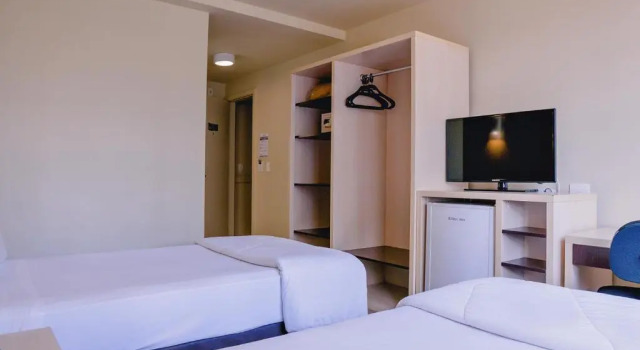 Трёхместный номер Classic Master Curitiba Hotel - 1,6 km do Estádio Couto Pereira - Show