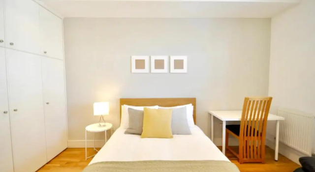 Apartment With 2 Bedrooms in Greater London, With Wifi
