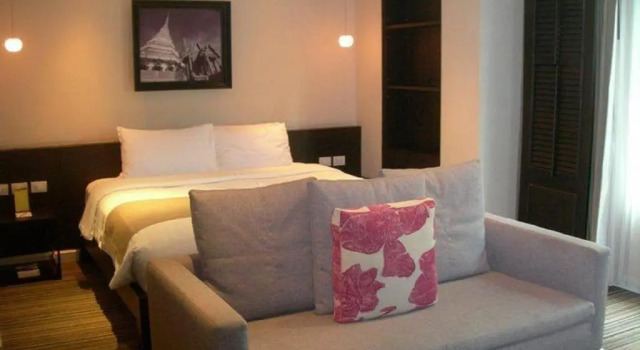 Полулюкс S15 Sukhumvit Hotel