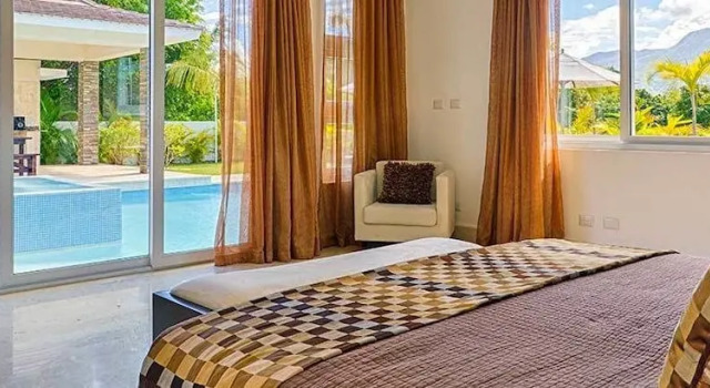 6 Bedroom Villa