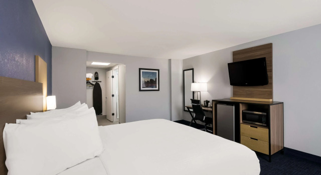 Двухместный номер Standard SureStay Plus by Best Western Pigeon Forge