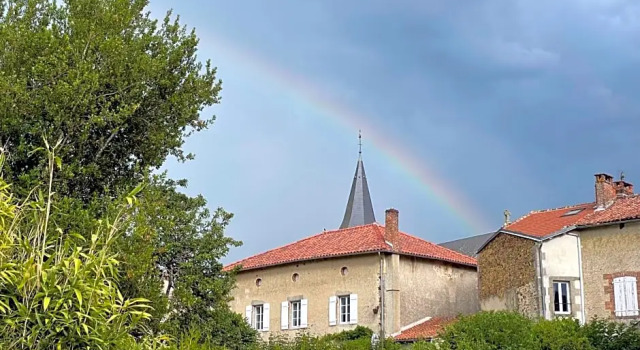 Maison Hirondelles Gîtes, Prenota Hotel cantone di Mézières-sur-Issoire Alta Vienne