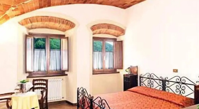 Villaggio Albergo San Lorenzo e Santa Caterina, Book Hotel Hotels in Pescia with Parking, Parking