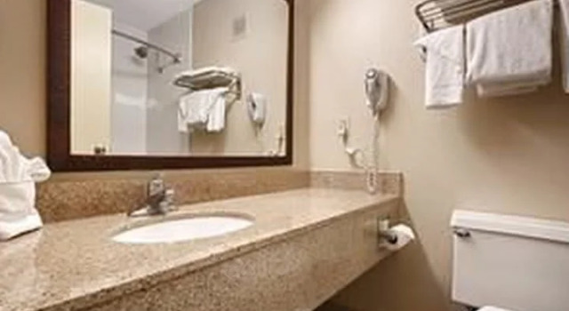Четырёхместный номер Standard Best Western Dutch Valley Inn