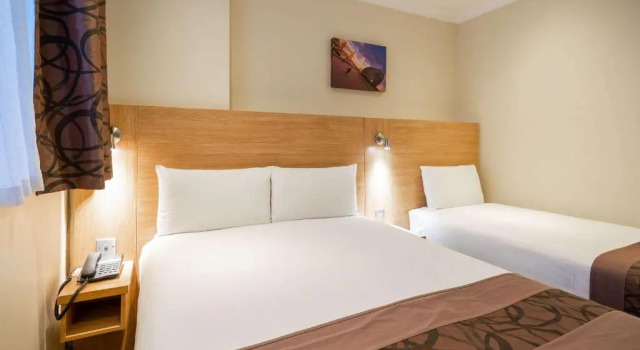 Трёхместный номер Comfort Inn Hyde Park