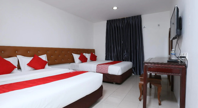 OYO 89672 EG Hotel JJ, Varaa Hotelli Hotellit Johor pysäköinnillä, Pysäköinti