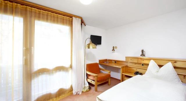 Arena Guesthouse, Book Hotel Flims 