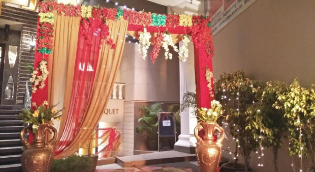 AB Clarks Inn Jalandhar, Varaa Hotelli Hotellit Punjab pysäköinnillä, Pysäköinti