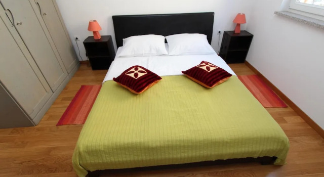 Апартаменты Цокольный этаж c 1 комнатой с балконом Apartments Hanna