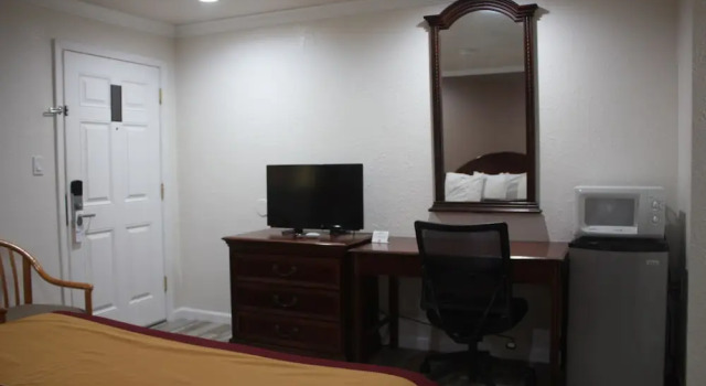 Двухместный номер Standard Value Inn & Suites