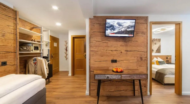 Люкс Boutique Hotel ANYBODY