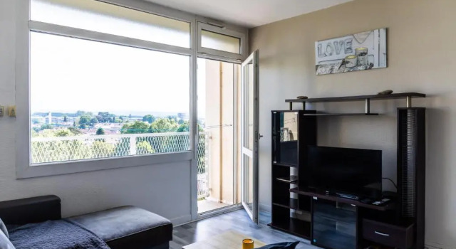 Cap Sud - 53m2- VUE PYRENEES- HYPERCENTRE- GARAGE-WIFI FIBRE, Rezervovat Apartmán Hotely v Hautes-Pyrénées s parkováním, Parkování