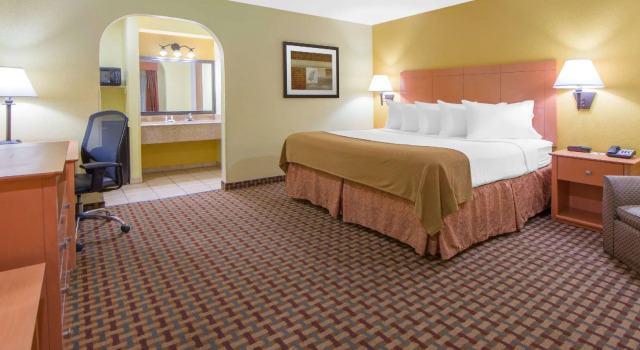 Двухместный номер Standard Days Inn by Wyndham Lubbock South