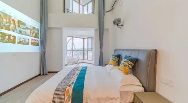 Шестиместный люкс Deluxe с видом на город Hi·Hai Homestay (Weihai Port Passenger Terminal Huafa Xintiandi Branch)
