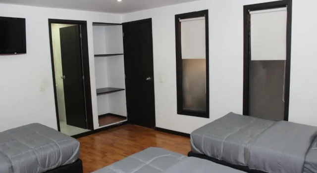 Четырёхместный номер Standard Hotel Dorado Plaza Bogota