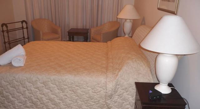 City Escape 2BD in Adelaides East End 2