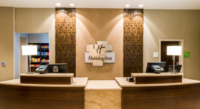 Holiday Inn Lexington - Hamburg by IHG, Забронировать Отель Лексингтон Bourbon Trail Kentucky, рядом с W S Webb Museum of Anthropology