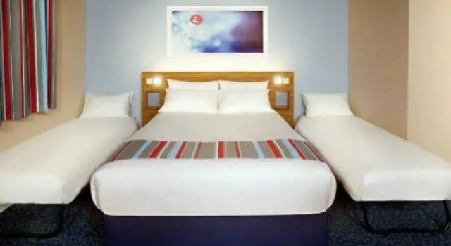 Travelodge Dundee Central, Забронировать Отель Отели Ангус с парковкой, Парковка