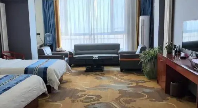 Люкс Business Huamao Hotel (Lanzhou New Area University Town)