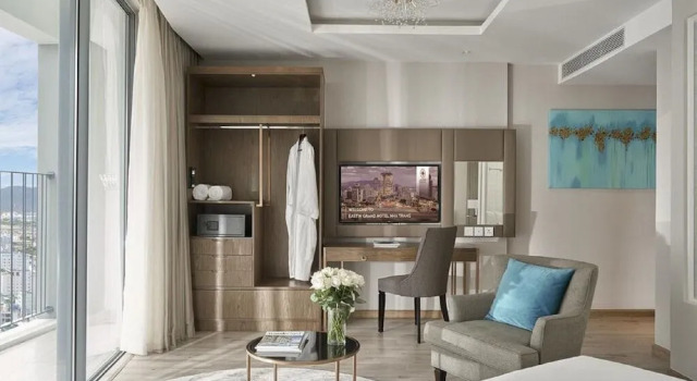 Parama Apartment Square Central