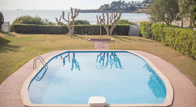 Апартаменты Apartamento en la playa La Mora
