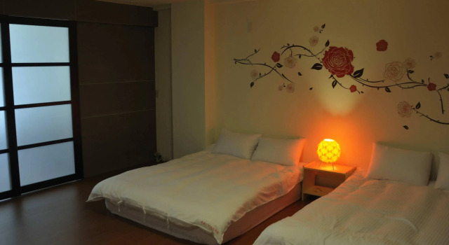 Sanyi Happiness B&B, Book Bed and Breakfast Hoteller i Miaoli County med parkering, Parkering