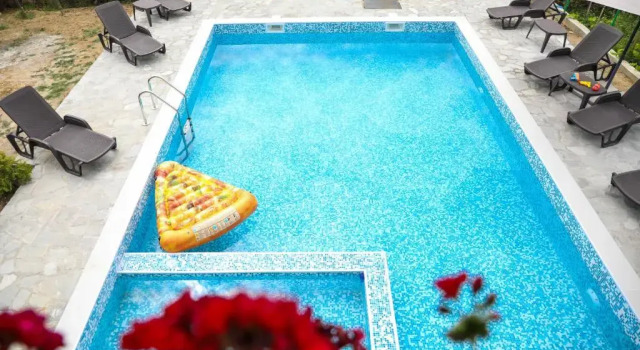 Guest House Ognyanovo, Prenota Affittacamere Hotel a Blagoevgrad con piscina, Piscina