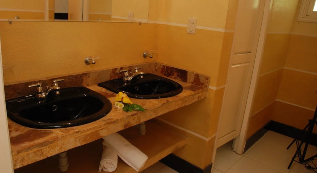 Номер Deluxe San Agustin Internacional Hotel