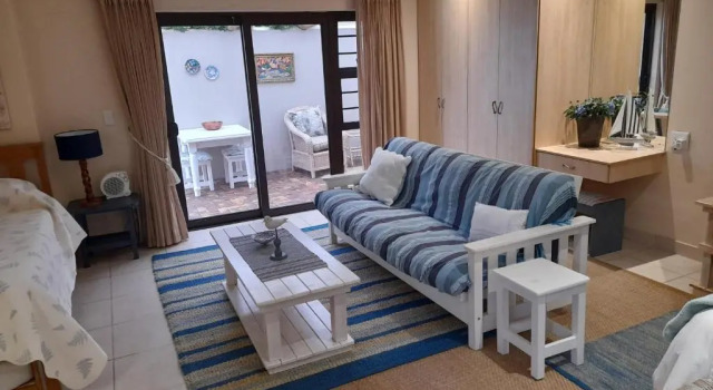 Студия Barnard Self Catering Apartments