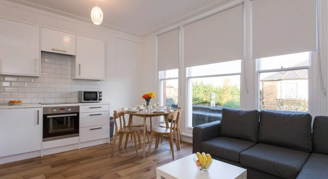 Sleek 2BR flat in Hither Green, by Mountsfield Park