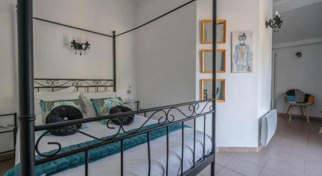 Четырёхместный номер Superior с частичным видом на море Hôtel Le Méditerranée