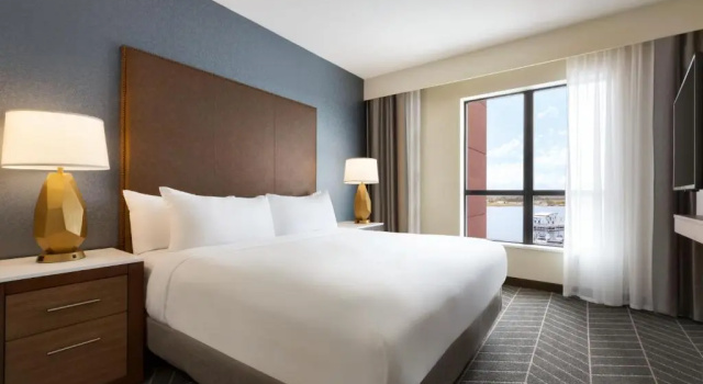 Люкс с видом на город Embassy Suites By Hilton Wilmington Riverfront