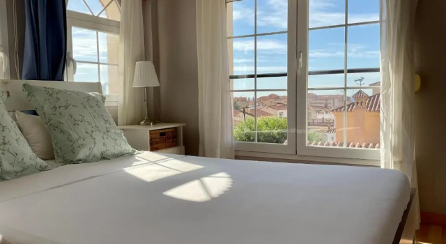 Двухместный номер с частичным видом на море At Home in Malaga Stay & Solo Travellers