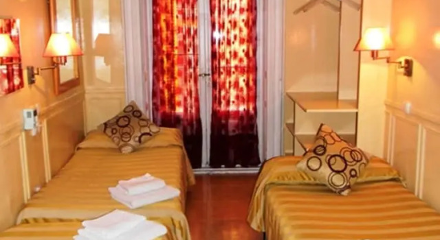 Трёхместный номер Standard Hostal La Fontana